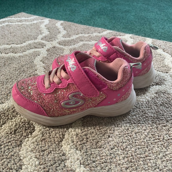 girls sketchers size 10